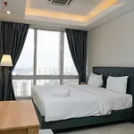 Modern And Comfortable 2Br At The Masterpiece Condominium Epicentrum Apartment By Travelio
